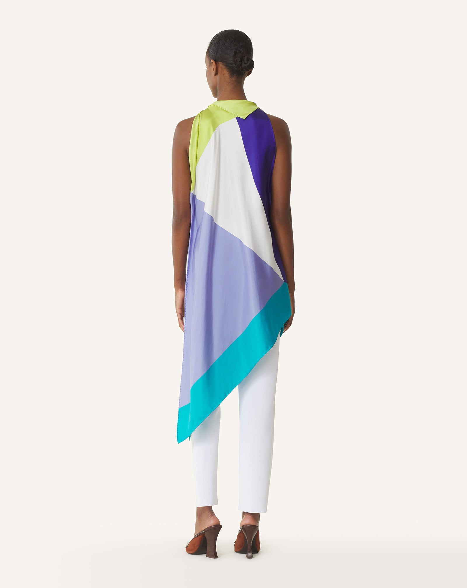 GRAPHIC PRINT SILK TOP