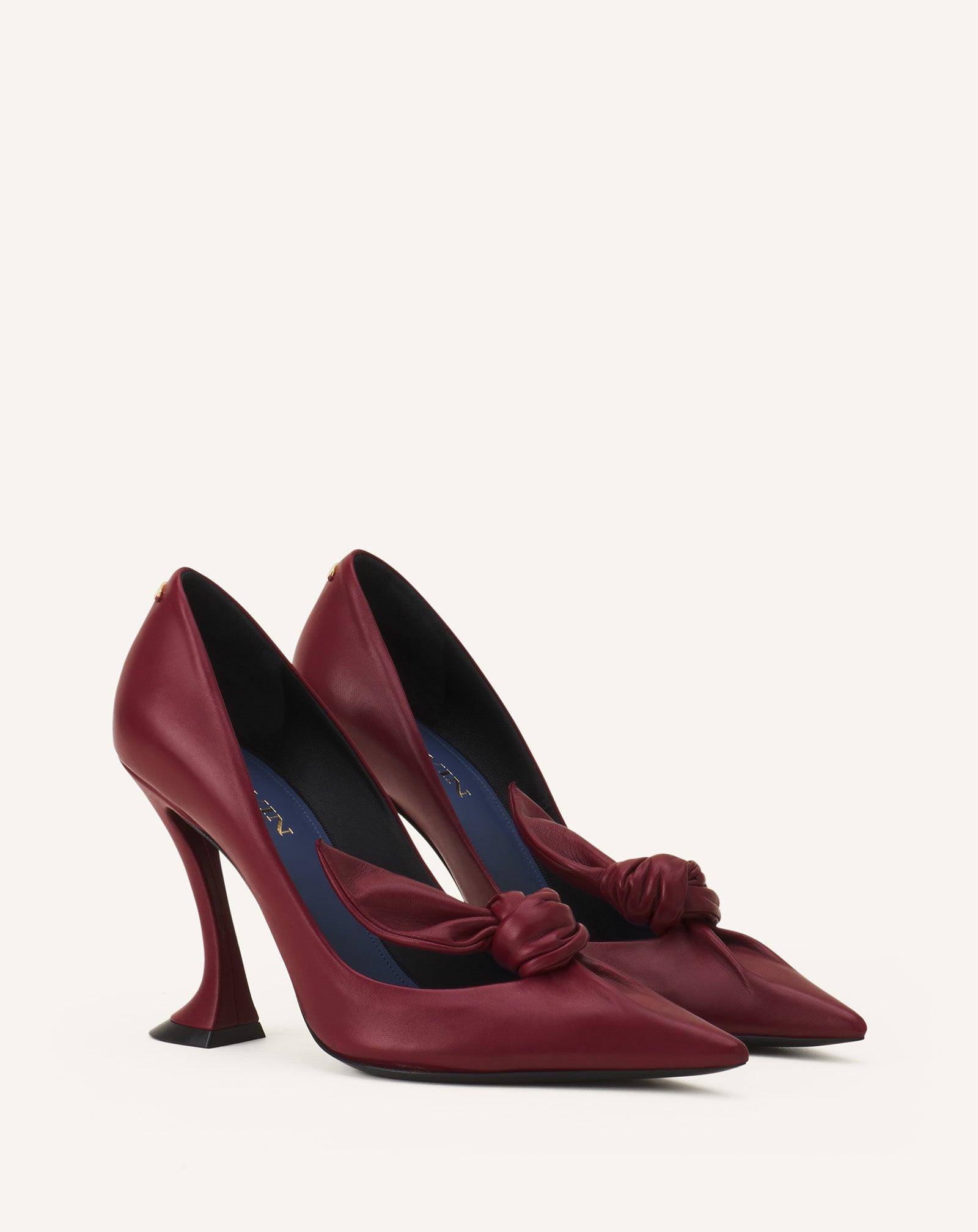 MIDNIGHT STEP LEATHER BOW PUMP