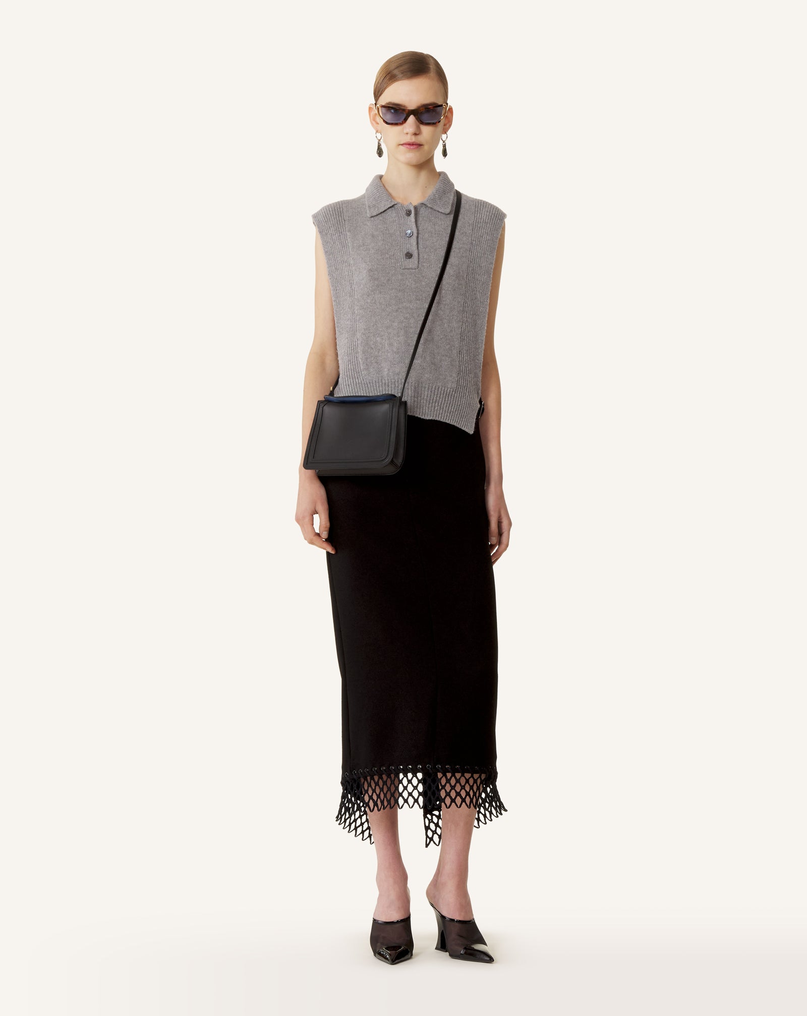 SLEEVELESS CASHMERE SWEATER