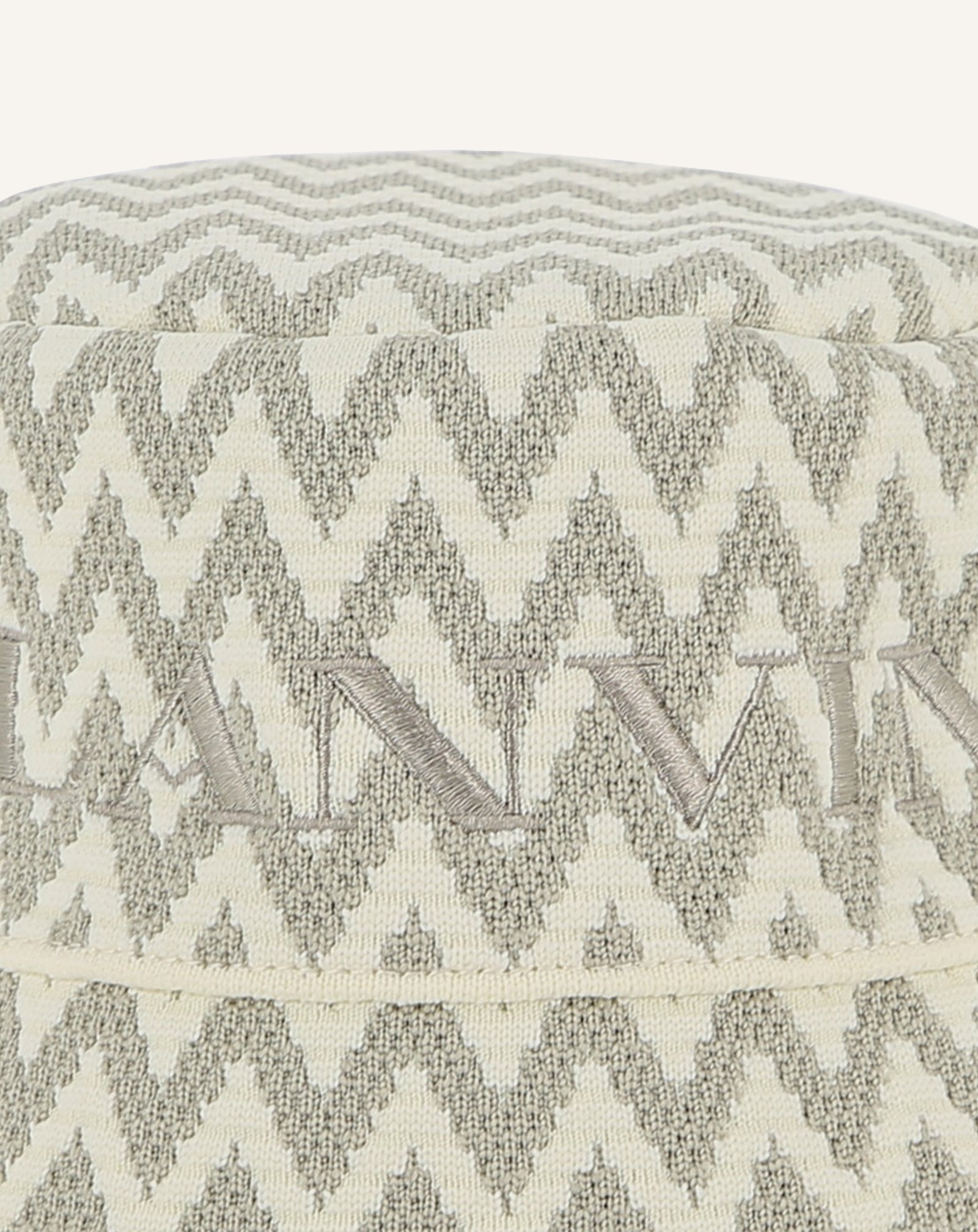 BEIGE LANVIN BUCKET HAT IN KNIT WITH CURB MOTIF