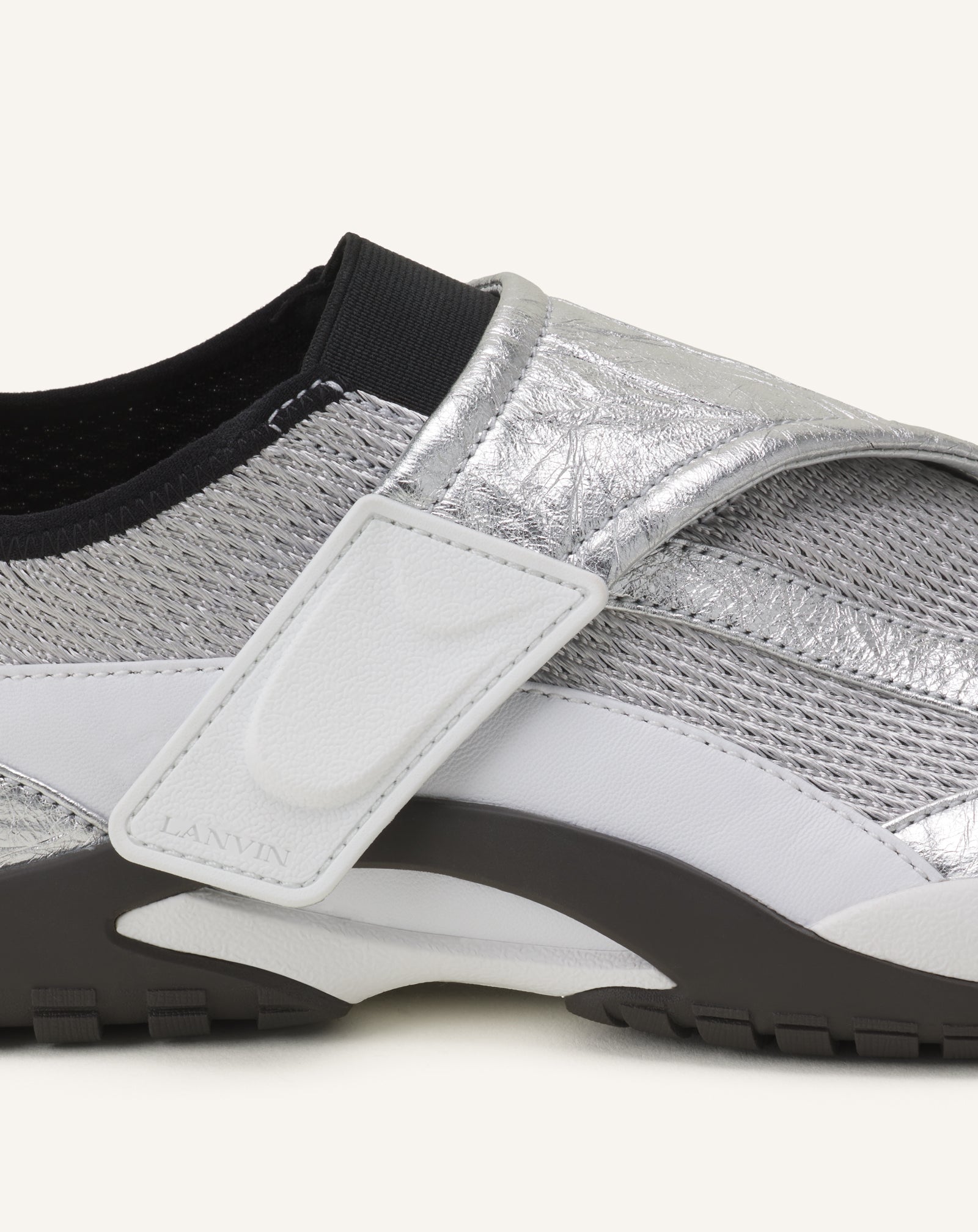 BLACK LNV1 SNEAKERS IN CRINKLED METALLIC LEATHER