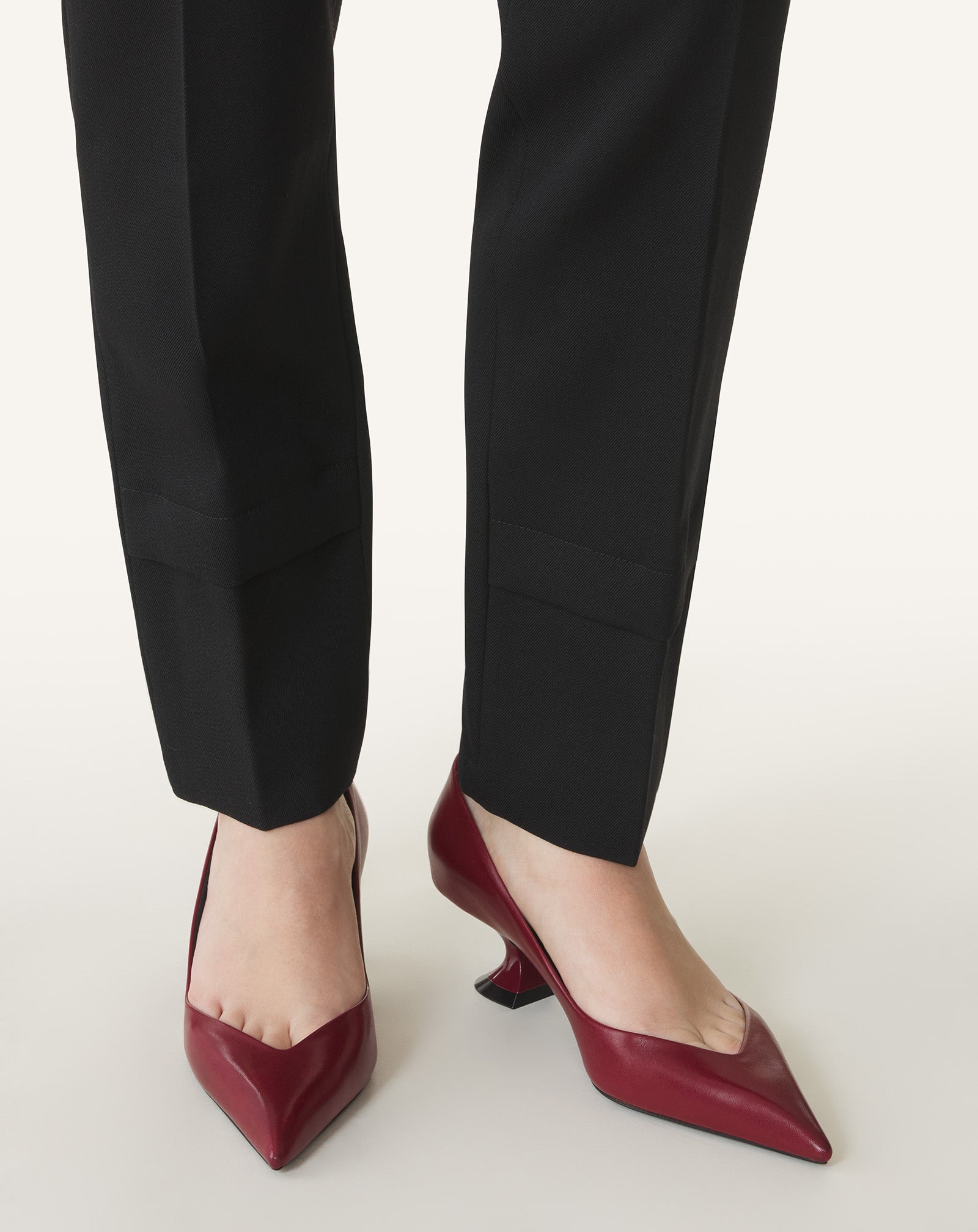 MIDNIGHT STEP PUMP IN LEATHER