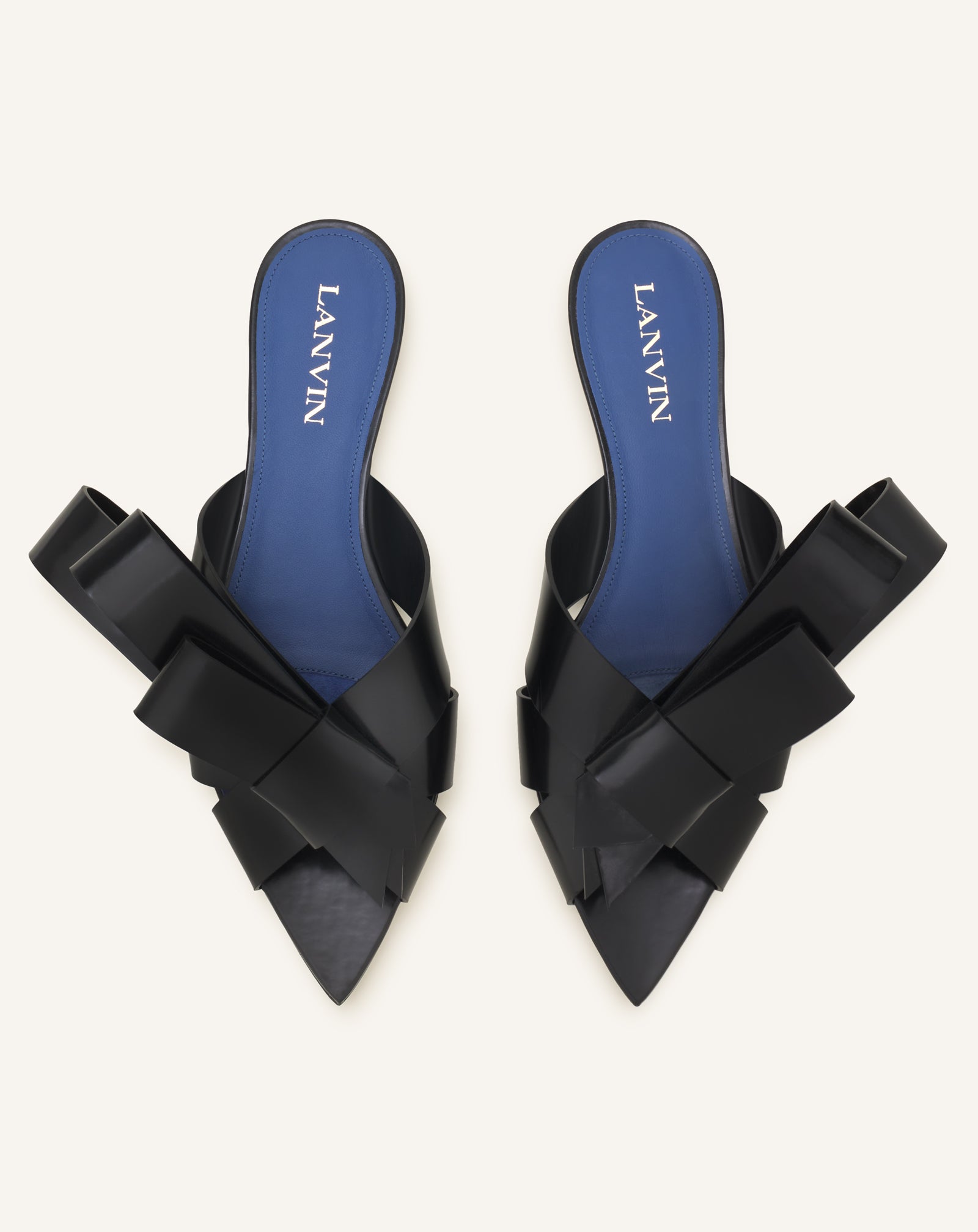 BLACK CADEAU MULE FLATS IN LEATHER