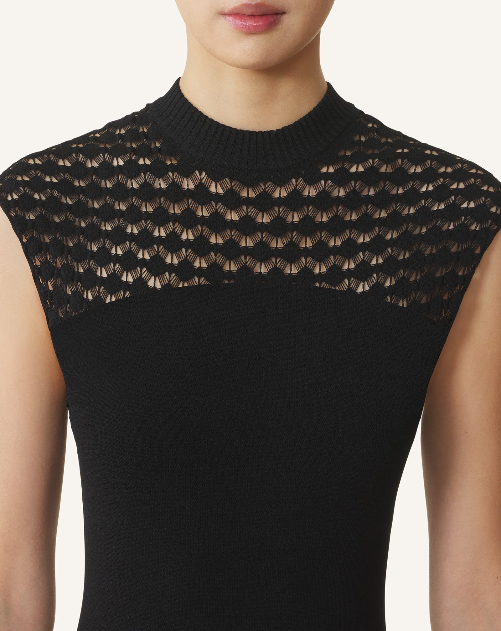 LACE DETAIL DRESS IN VISCOSE