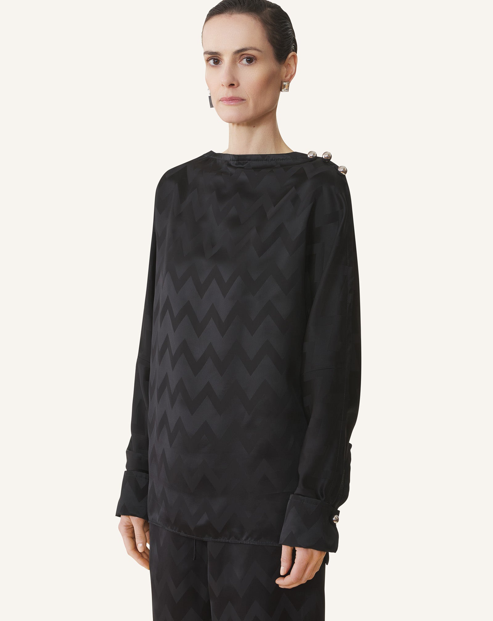 FLUID TOP IN JACQUARD VISCOSE