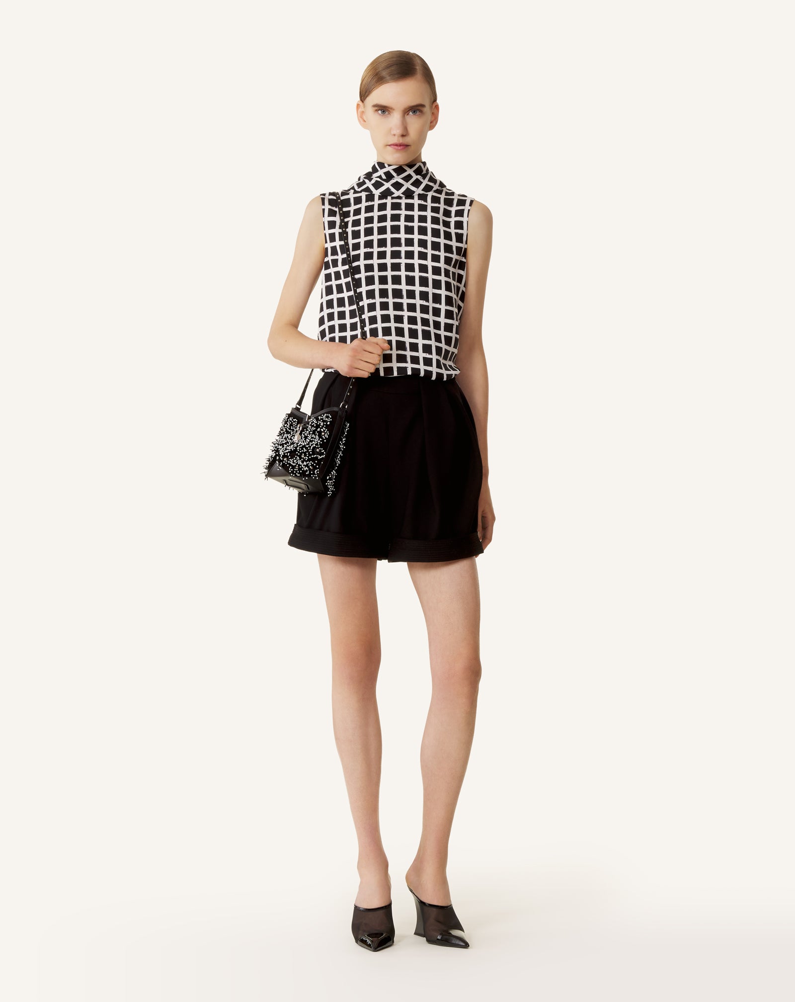 BLACK CREPE PLEATED SHORTS